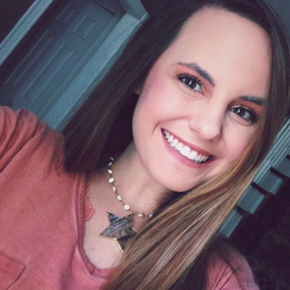 Meet your Posher, Alyssa